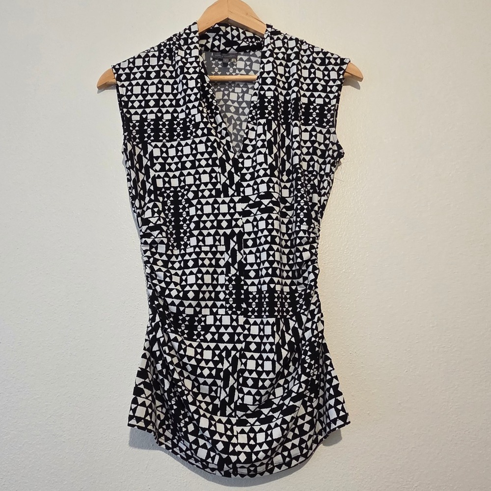 Vince Camuto Black White Geometric Tribal Print Sleeveless Ruched V-Neck Top S